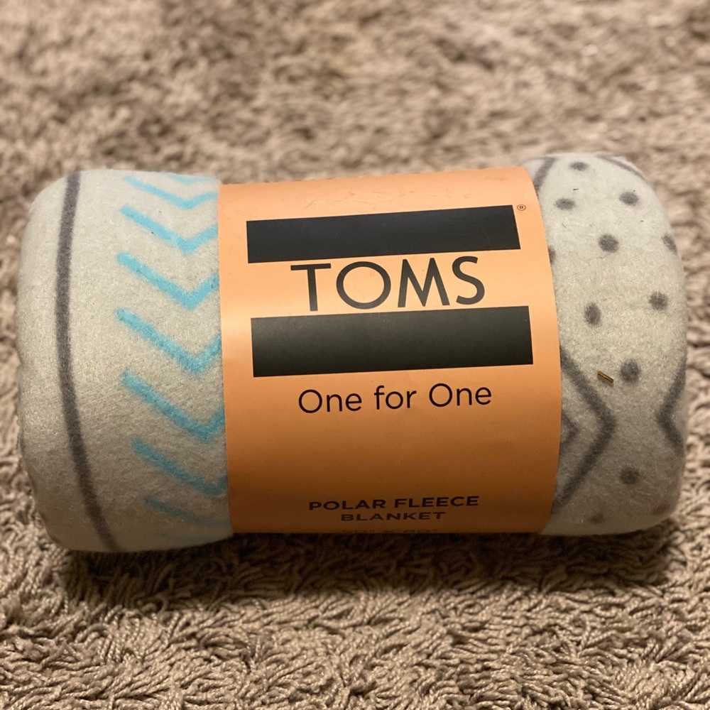 TOMS ~ fleece blanket